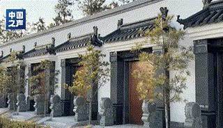 △长庚生态园“锦绣苑”北侧已建成的35座超标豪华“住宅式”墓地。（总台中国之声记者管昕摄）